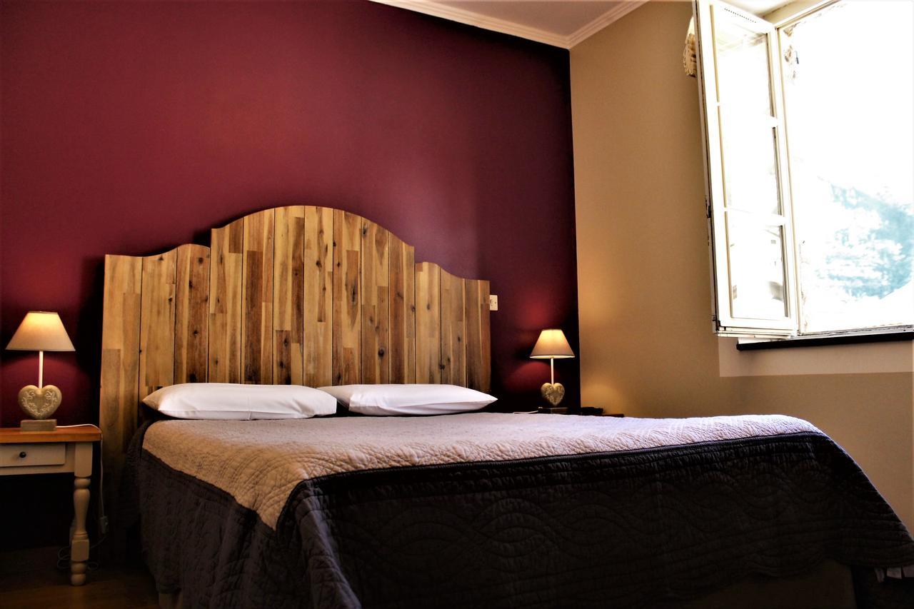 Hotel Burlatis Sainte-Enimie Bagian luar foto